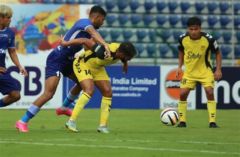 Chennaiyin FC:n voitto ja Mahendra Singhin ura - jalkapallon voima Intian sydämessä